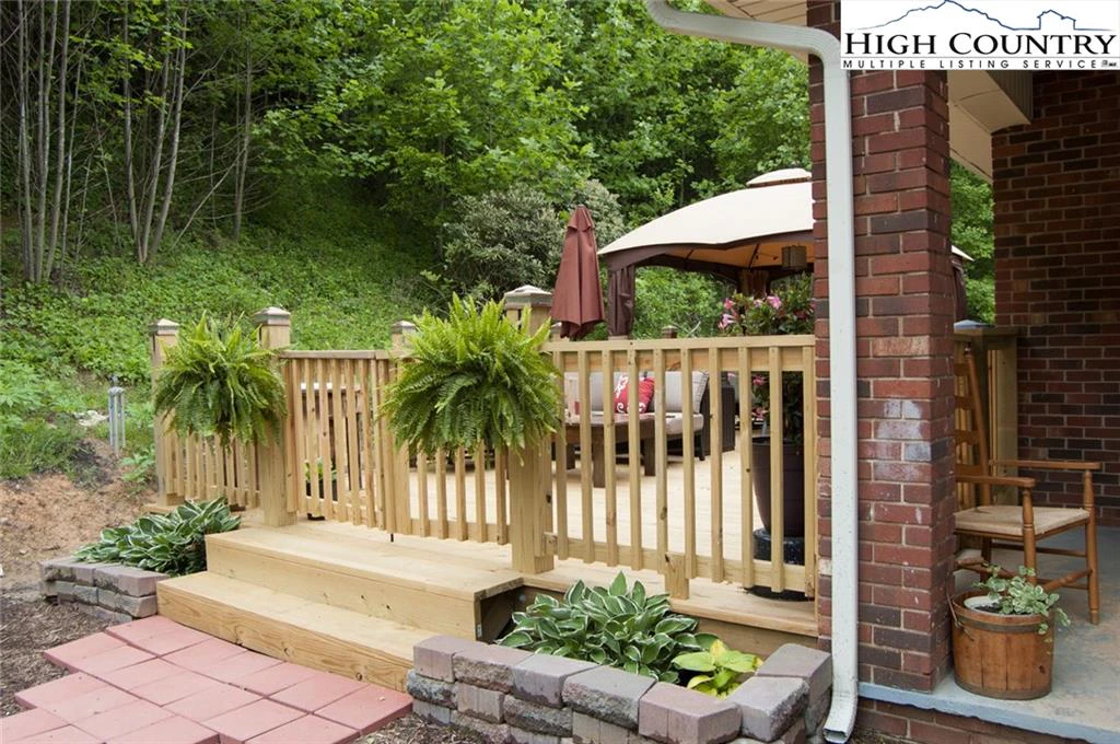 Image number 21 for the current listing