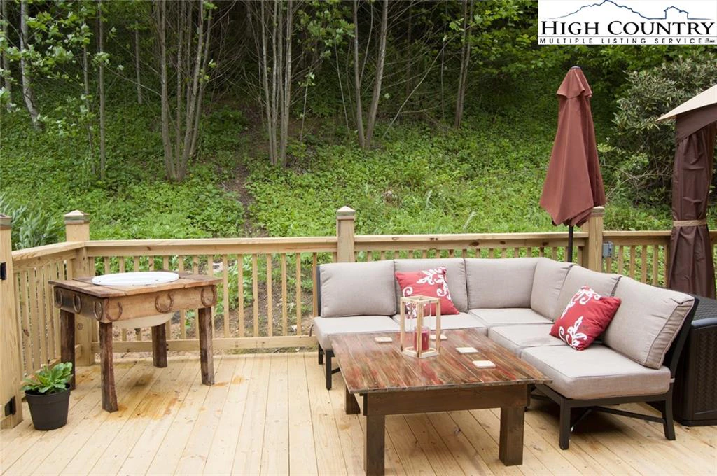 Image number 18 for the current listing