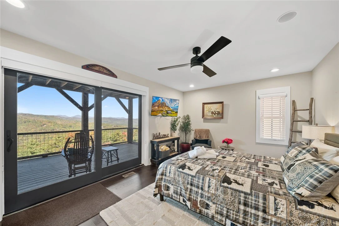 Image number 20 for the current listing