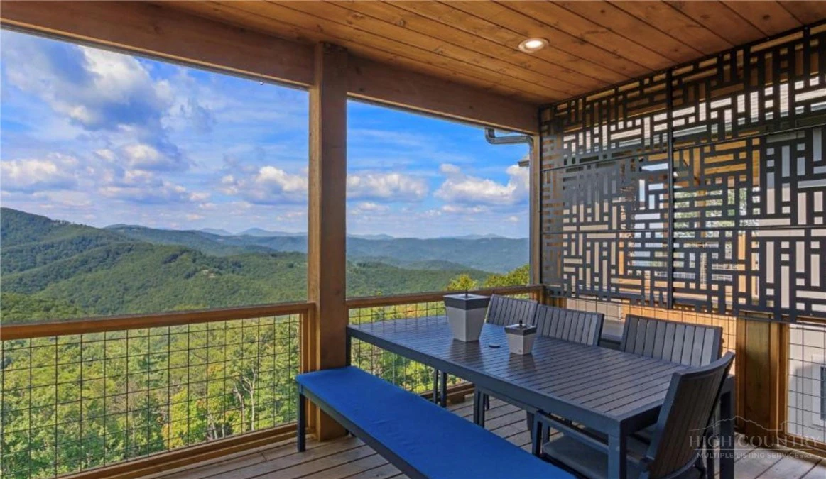 Image number 4 for the current listing