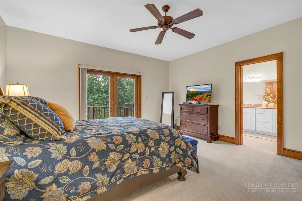 Image number 3 for the current listing