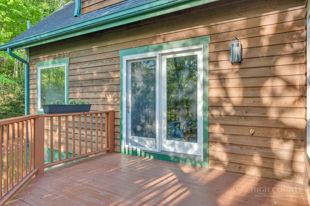 Image number 9 for the current listing