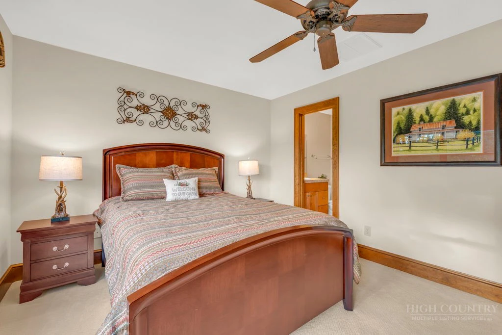 Image number 11 for the current listing