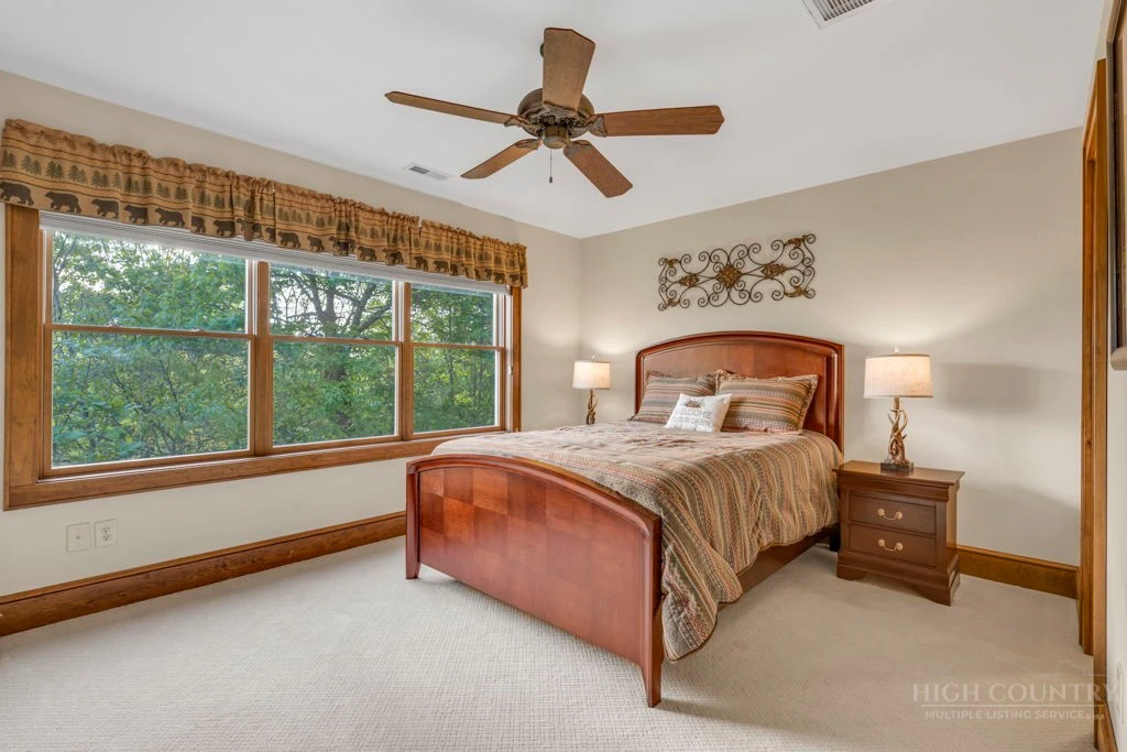 Image number 12 for the current listing