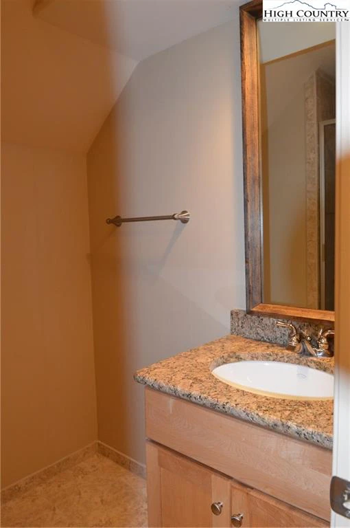 Image number 3 for the current listing