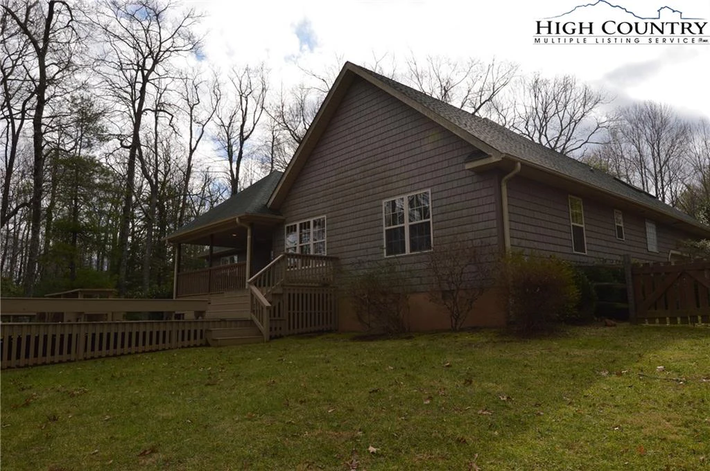 Image number 16 for the current listing