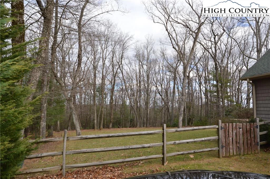 Image number 20 for the current listing