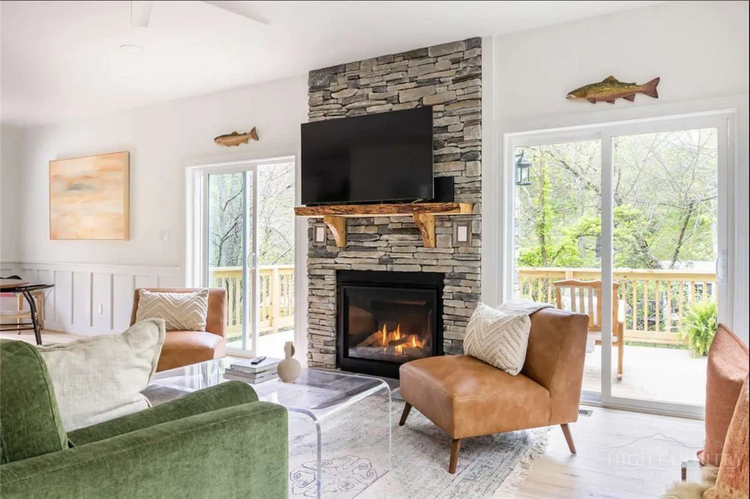 Image number 2 for the current listing