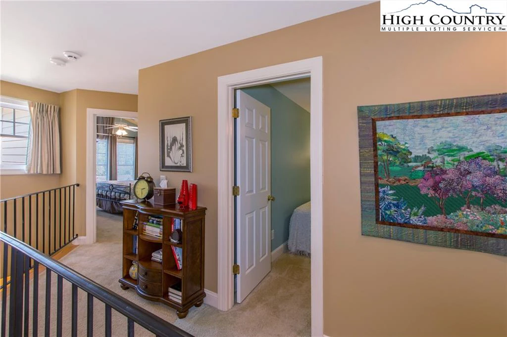 Image number 17 for the current listing