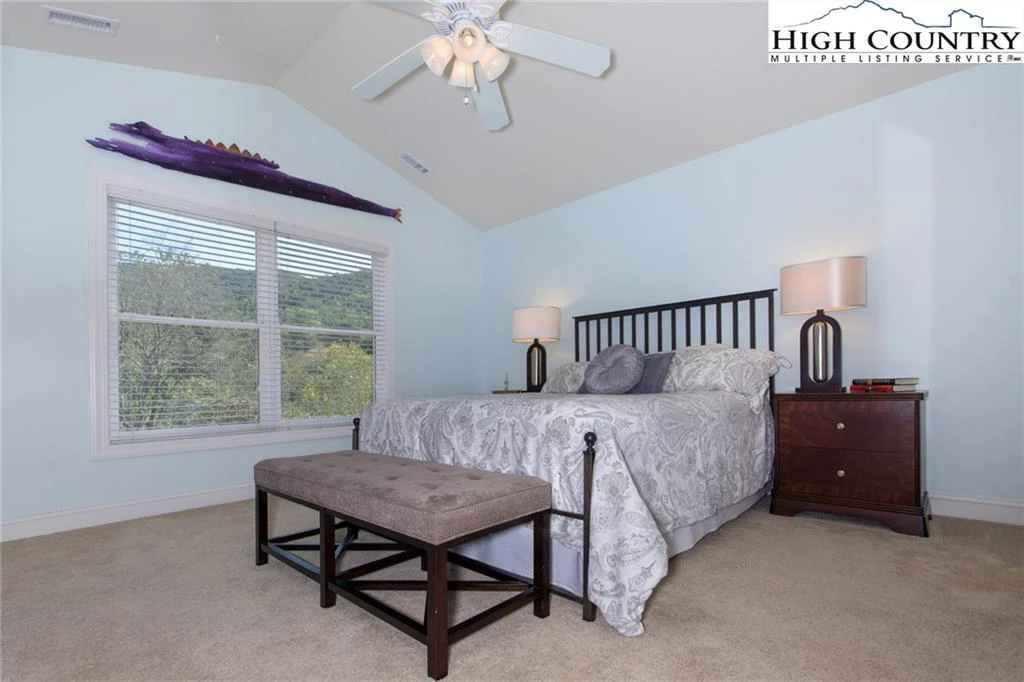 Image number 2 for the current listing