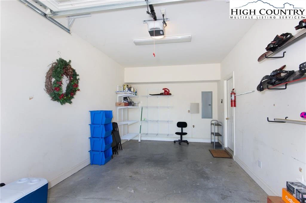 Image number 9 for the current listing