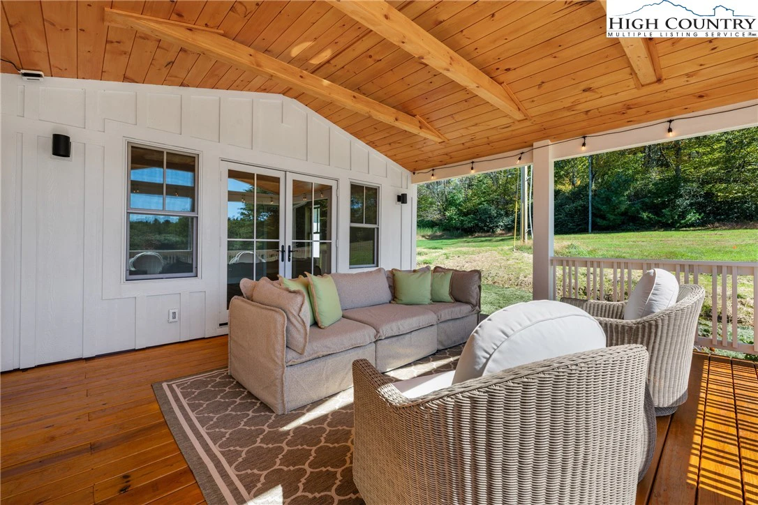 Image number 4 for the current listing