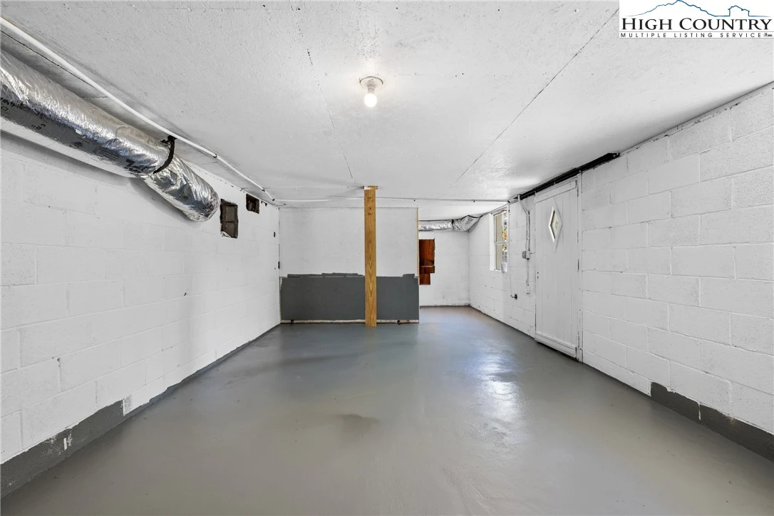 Image number 19 for the current listing