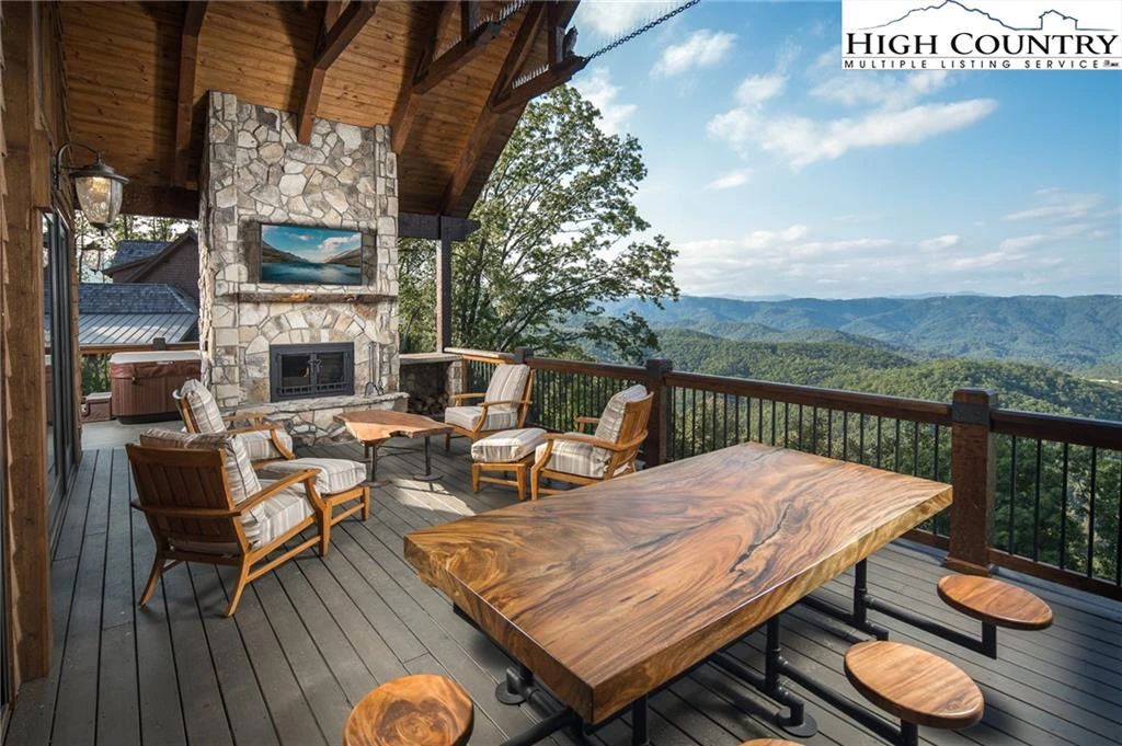 Image number 11 for the current listing