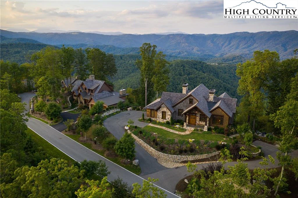 Image number 19 for the current listing