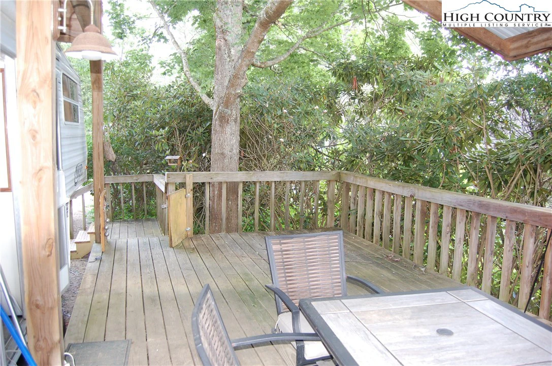 Image number 3 for the current listing