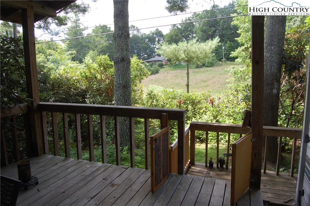 Image number 5 for the current listing