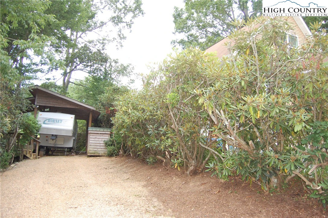 Image number 1 for the current listing