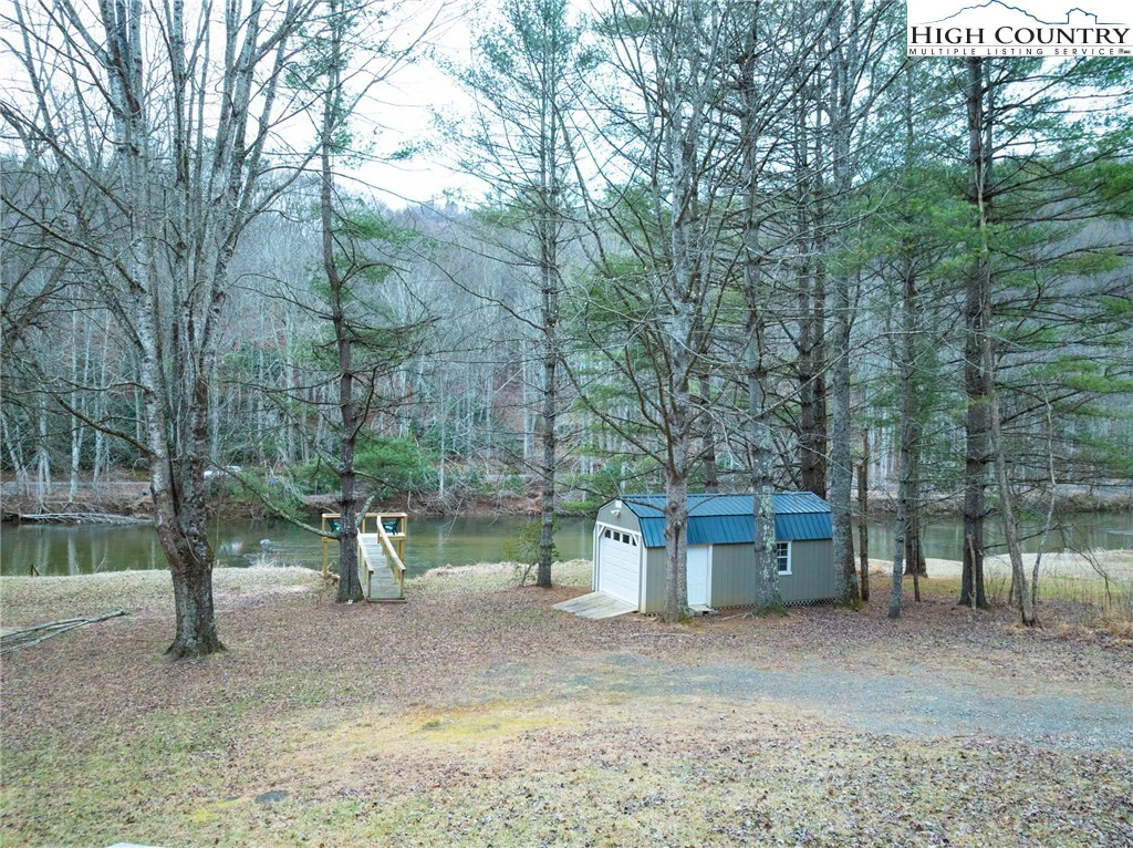 Image number 14 for the current listing