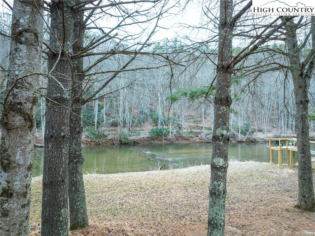 Image number 16 for the current listing