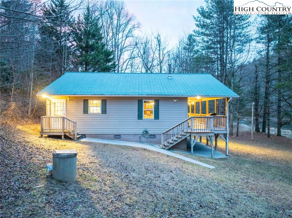 Image number 20 for the current listing
