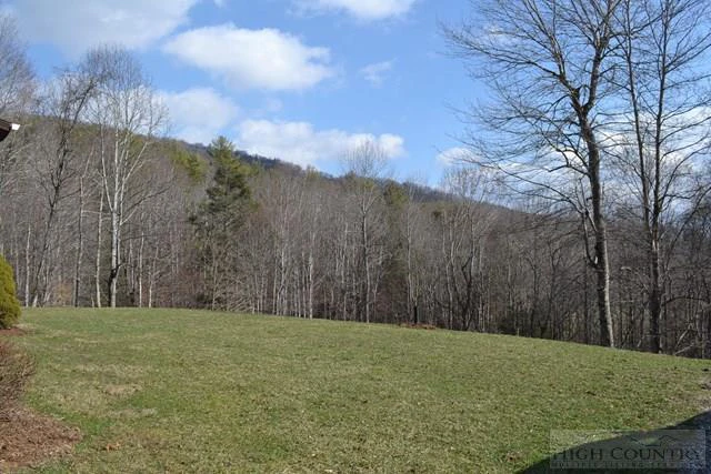 Image number 18 for the current listing