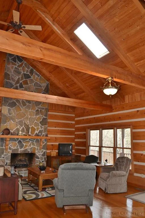 Image number 8 for the current listing