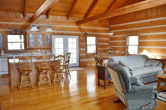 Image number 7 for the current listing