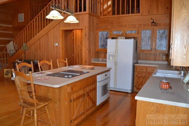 Image number 4 for the current listing