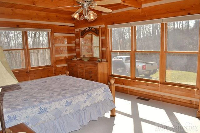 Image number 28 for the current listing