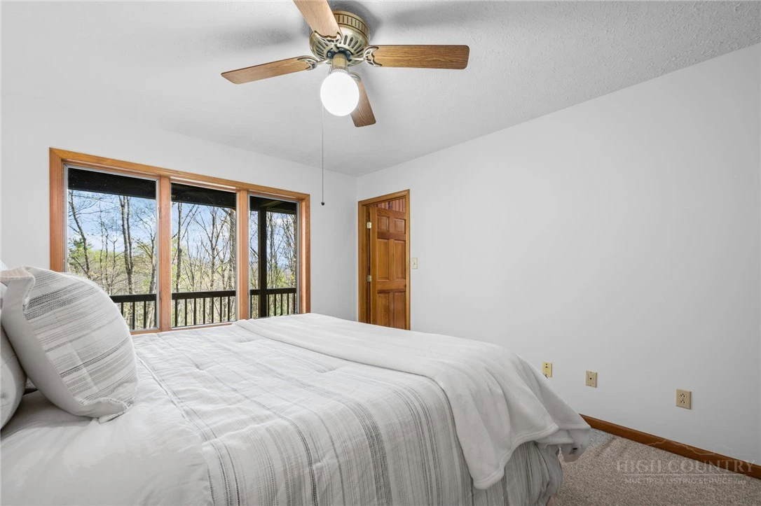 Image number 7 for the current listing