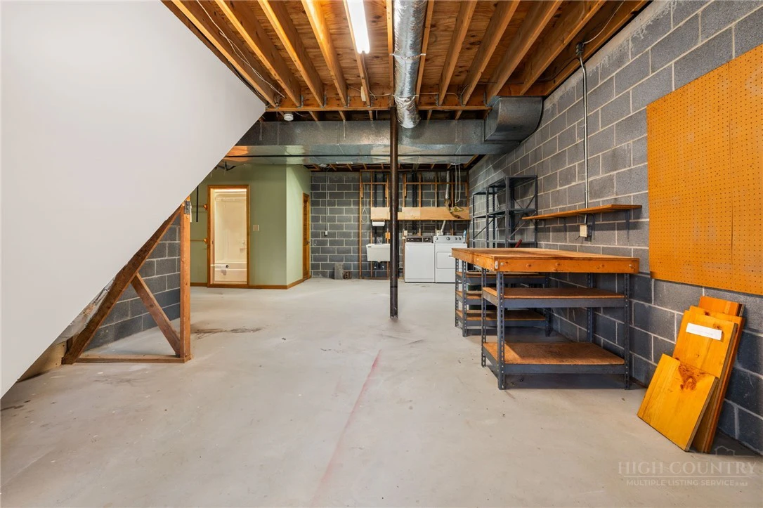 Image number 12 for the current listing
