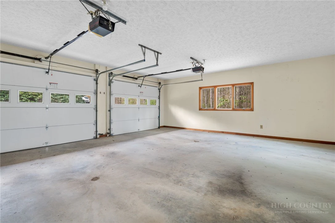 Image number 2 for the current listing