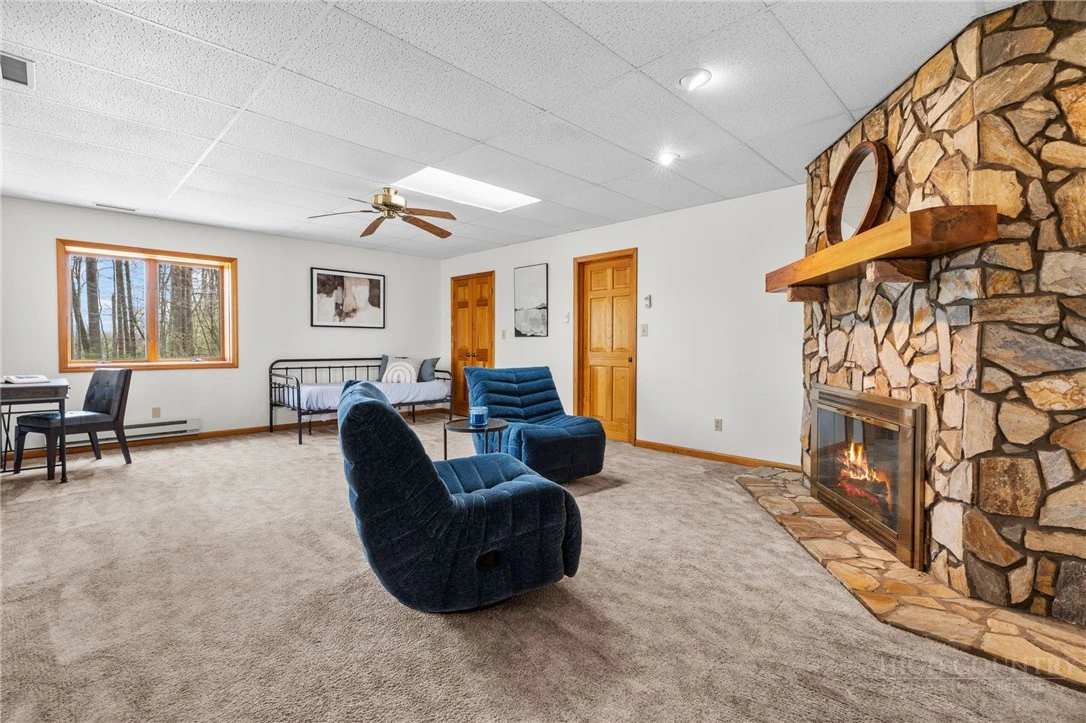 Image number 10 for the current listing