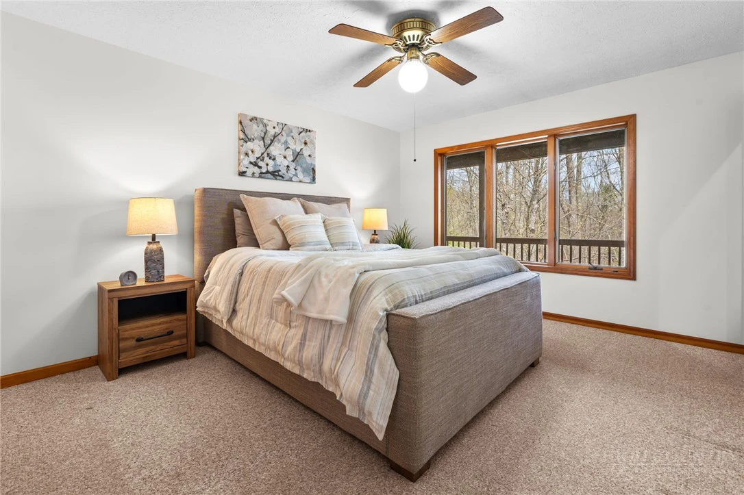 Image number 3 for the current listing