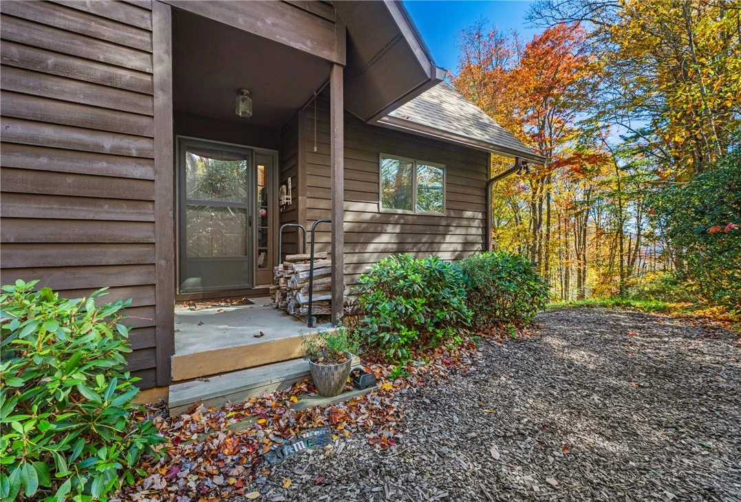 Image number 28 for the current listing