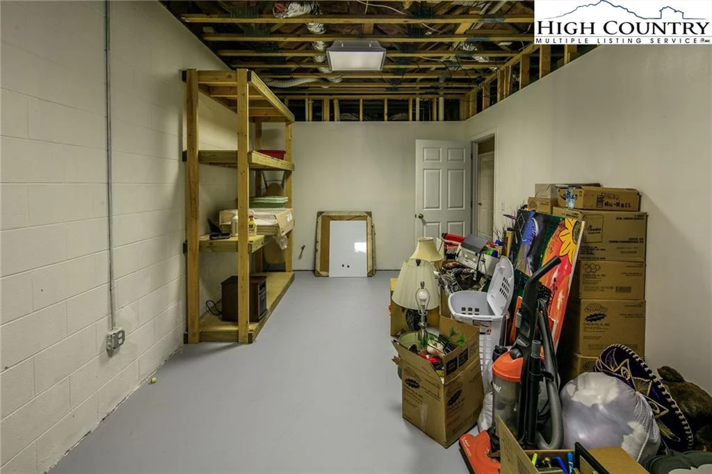 Image number 9 for the current listing