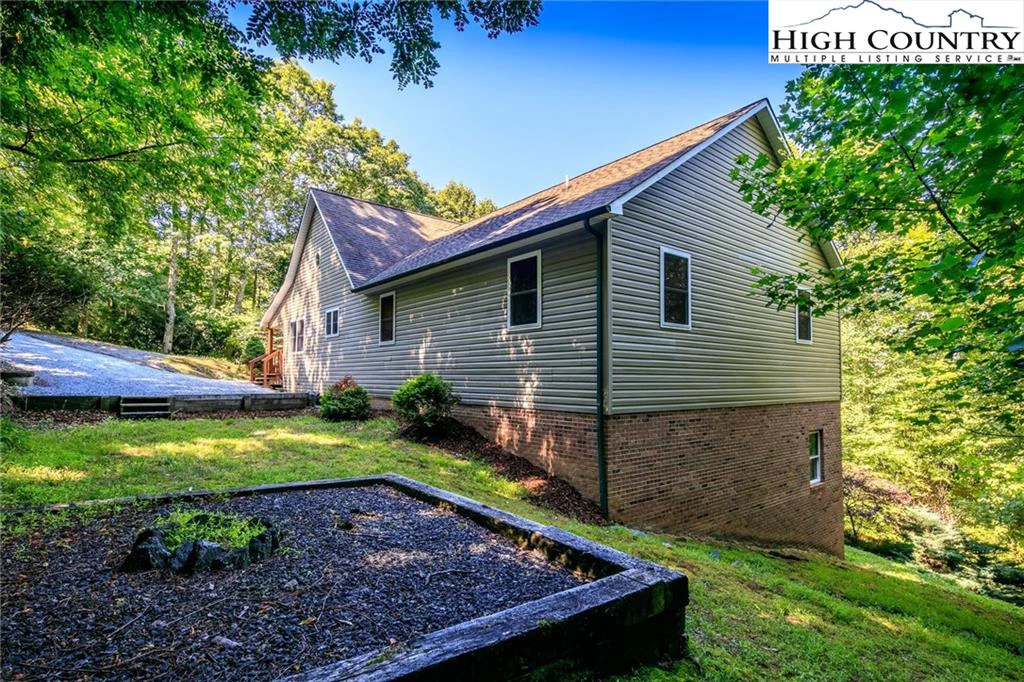 Image number 5 for the current listing