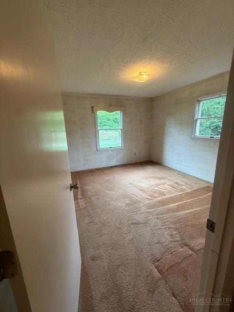 Image number 14 for the current listing