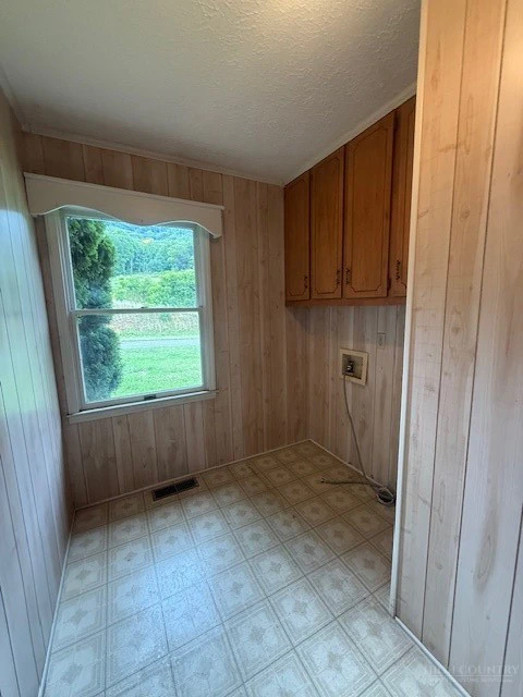 Image number 15 for the current listing