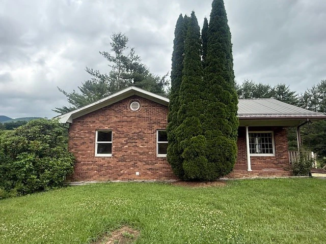 Image number 2 for the current listing