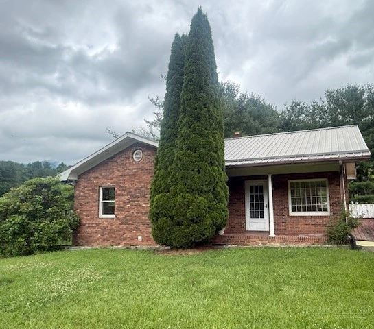 Image number 10 for the current listing