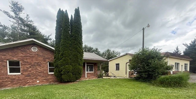 Image number 1 for the current listing