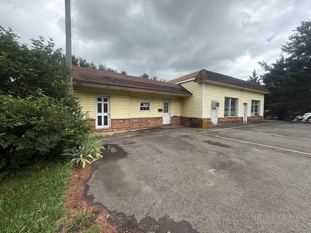 Image number 4 for the current listing