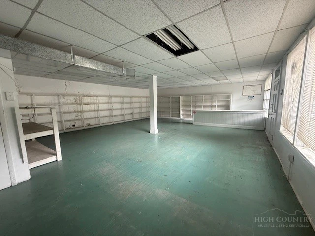 Image number 6 for the current listing