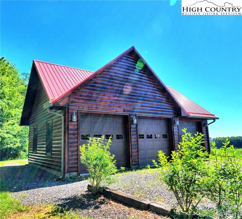Image number 15 for the current listing