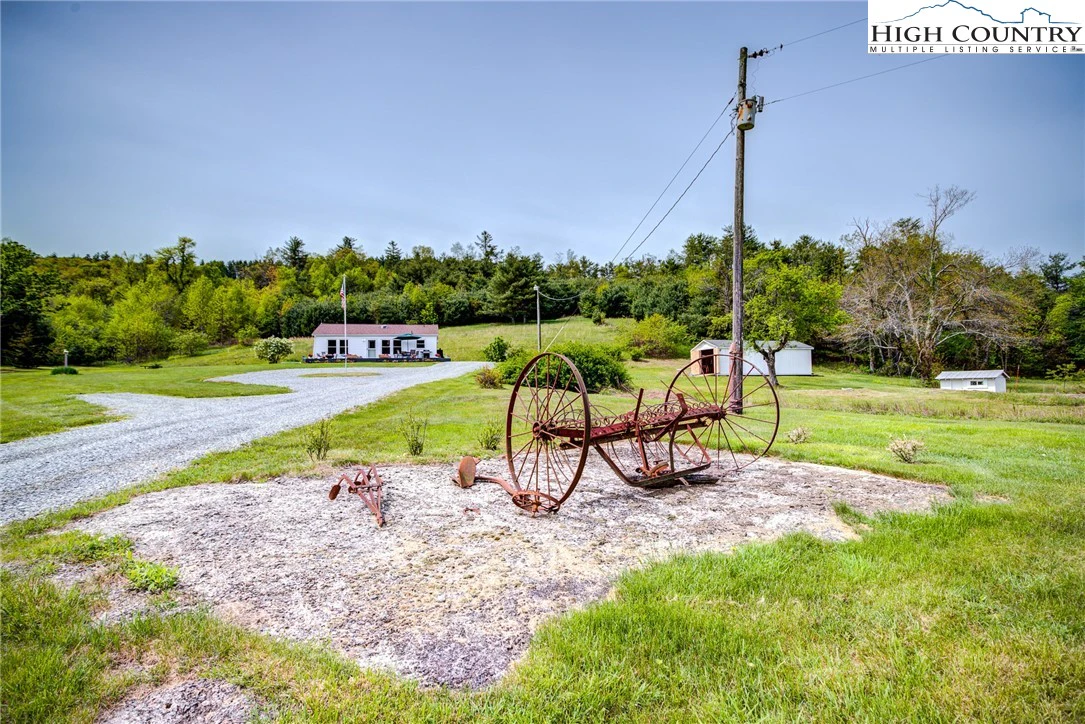 Image number 1 for the current listing