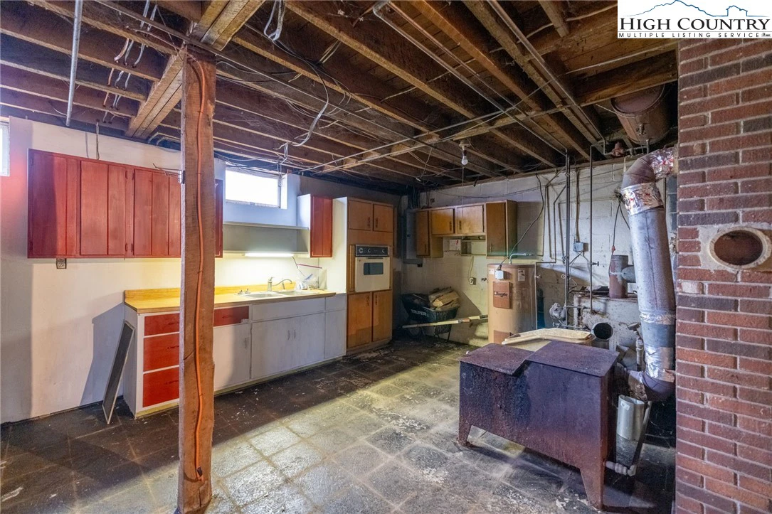 Image number 15 for the current listing