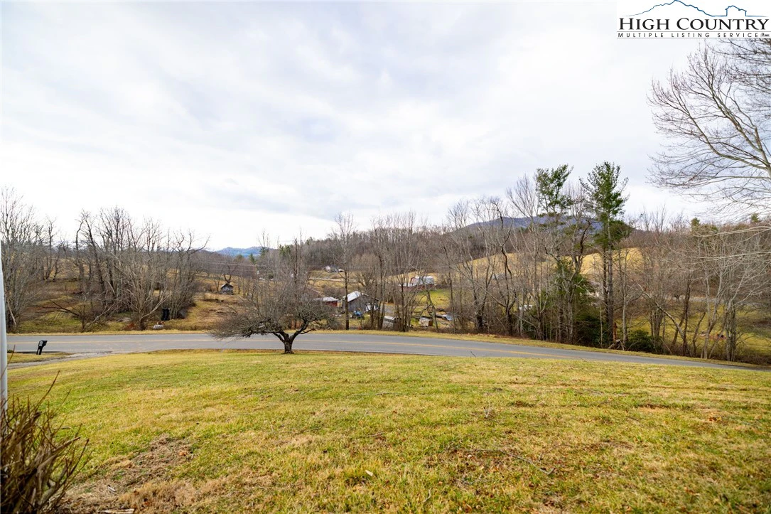 Image number 19 for the current listing