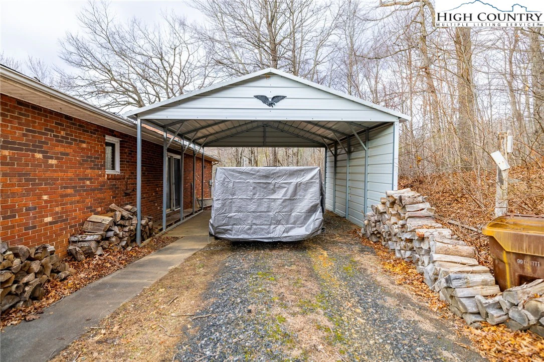 Image number 20 for the current listing